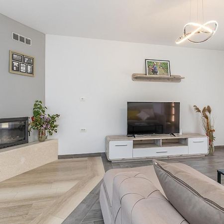 Holiday House Lidia I Rina Pićan Zewnętrze zdjęcie