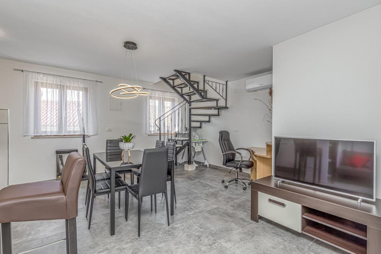 Holiday House Lidia I Rina Pićan Zewnętrze zdjęcie